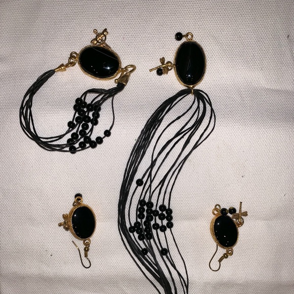 Black onyx stone set in Gold tone - Picture 4 of 6
